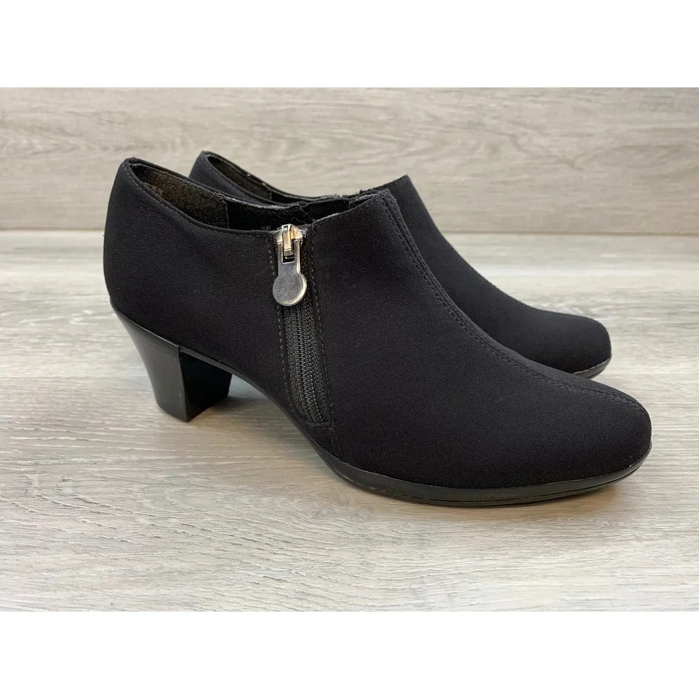 Munro American Women's Black Fabric Ankle Booties Side Zip Block Heel Size 5.5